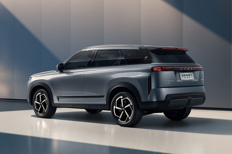 Jaecoo J7 превратился в Chery Tiggo 7 High Energy с дизайном в стиле Range Rover Evoque