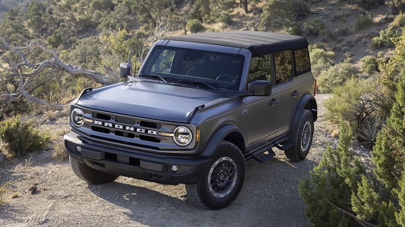 Ford Bronco обновился к 2025 модельному году: цены подросли, вернулась стартовая версия